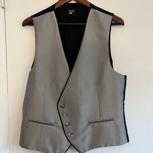 Protocolo Men's 3-Piece Tuxedo Black Suit - Picture 8 of 16